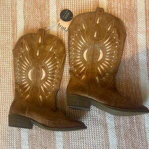 ARULA Brown Western Boots